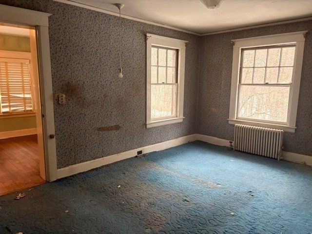 41 Dartmouth St, Holyoke, MA 01040