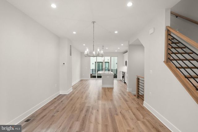 166 N LEE ST, Falls Church, VA 22046