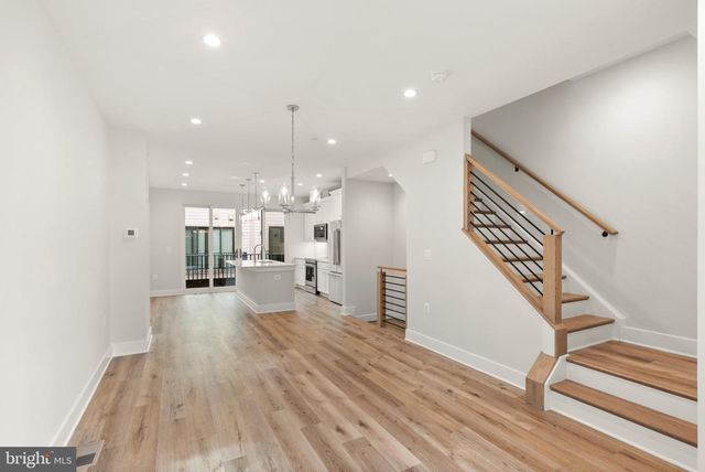 166 N LEE ST, Falls Church, VA 22046