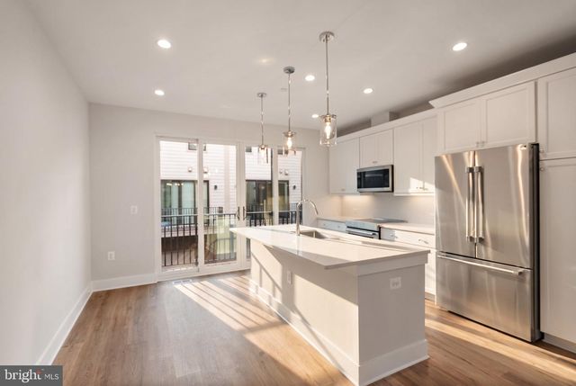 166 N LEE ST, Falls Church, VA 22046