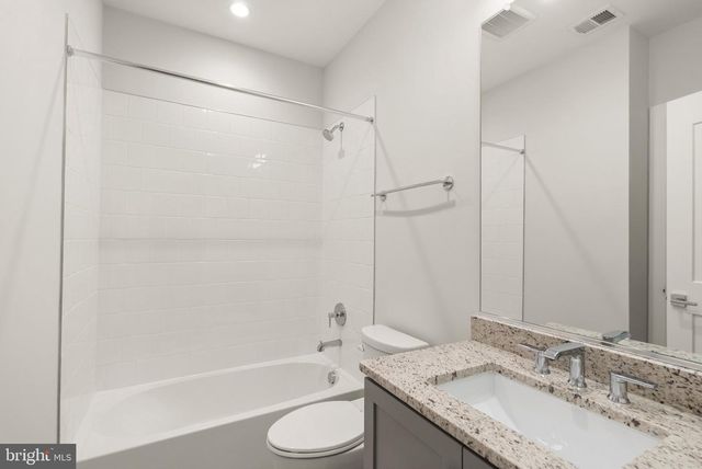 166 N LEE ST, Falls Church, VA 22046