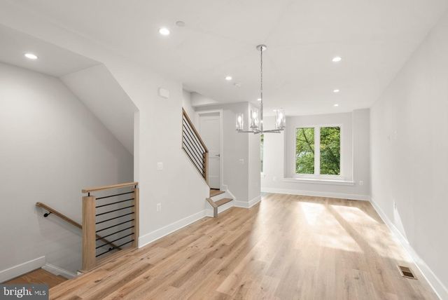 166 N LEE ST, Falls Church, VA 22046