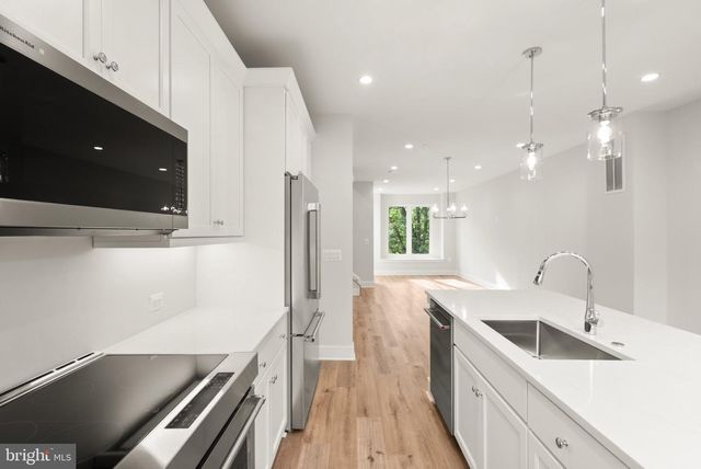 166 N LEE ST, Falls Church, VA 22046