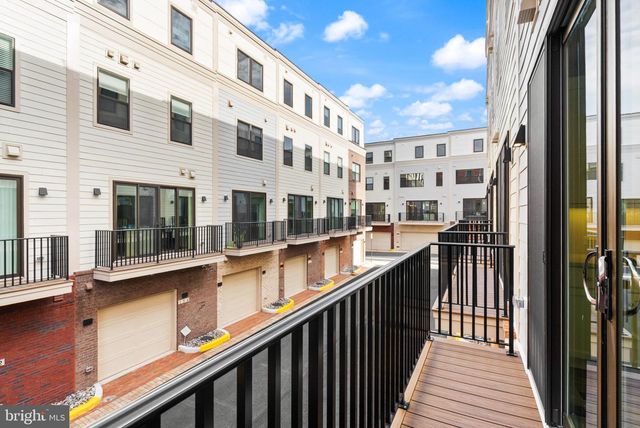 166 N LEE ST, Falls Church, VA 22046