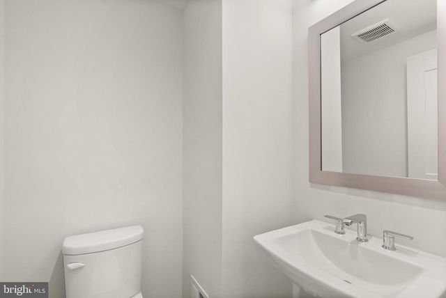 166 N LEE ST, Falls Church, VA 22046