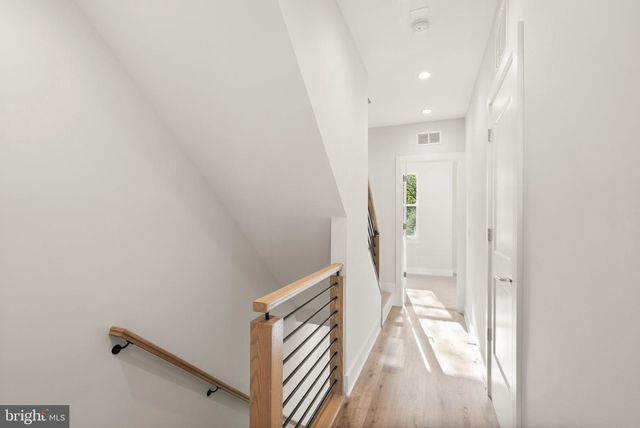 166 N LEE ST, Falls Church, VA 22046