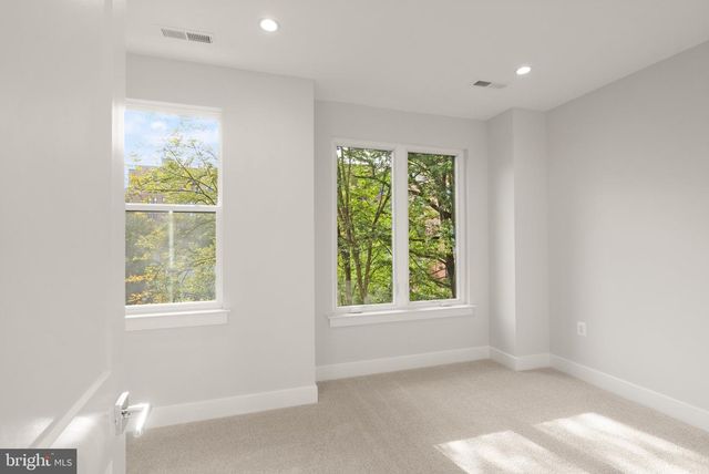 166 N LEE ST, Falls Church, VA 22046