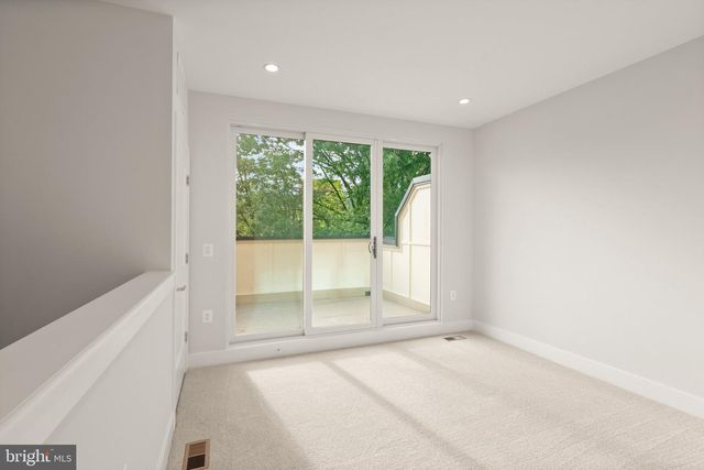 166 N LEE ST, Falls Church, VA 22046