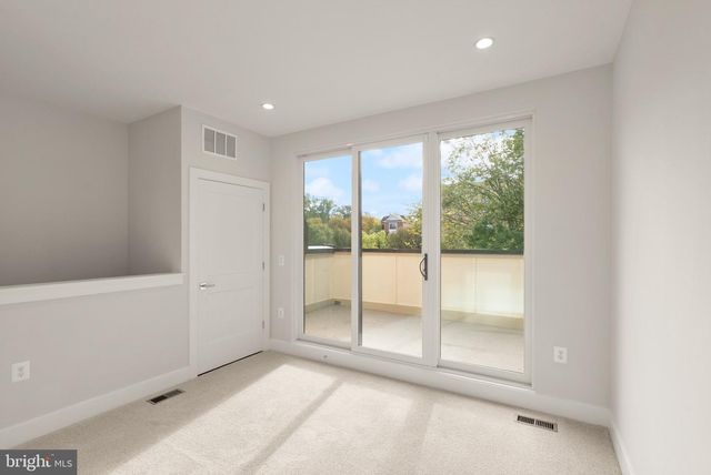 166 N LEE ST, Falls Church, VA 22046