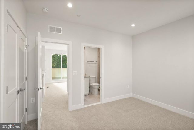 166 N LEE ST, Falls Church, VA 22046