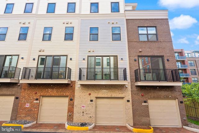 166 N LEE ST, Falls Church, VA 22046