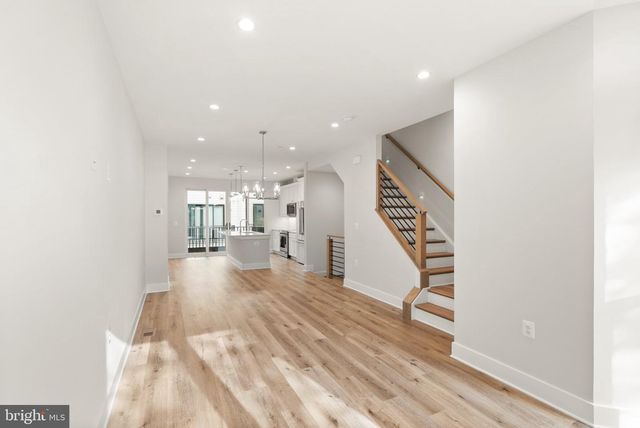 166 N LEE ST, Falls Church, VA 22046
