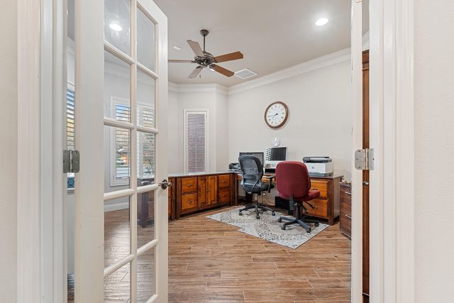 7502 Norfolk Avenue, Lubbock, TX 79423