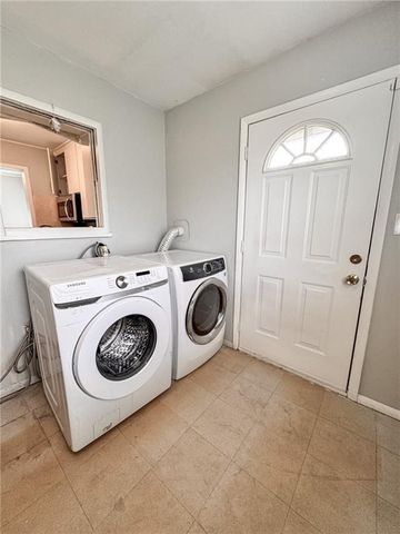 2310 S Hall Road, Independence, MO 64052