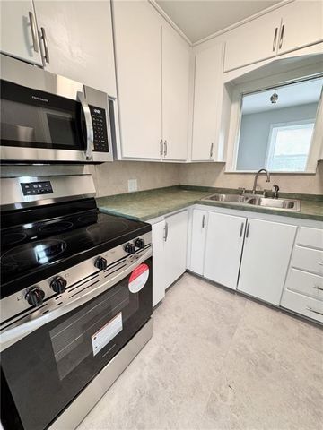 2310 S Hall Road, Independence, MO 64052