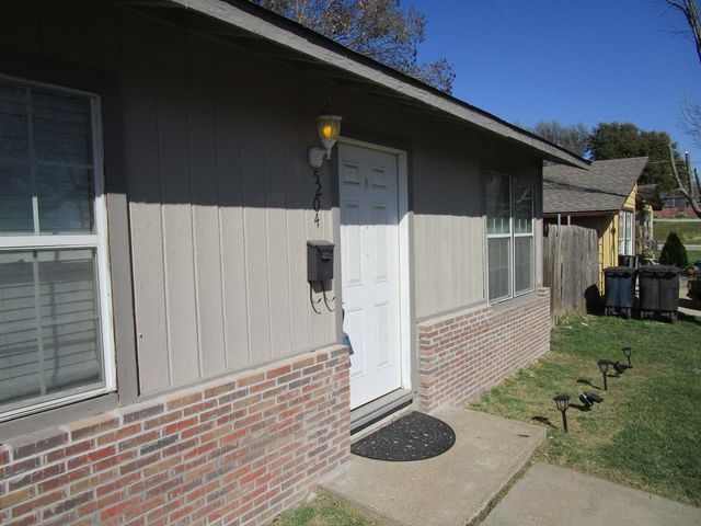 5204 Curzon Avenue, Fort Worth, TX 76107