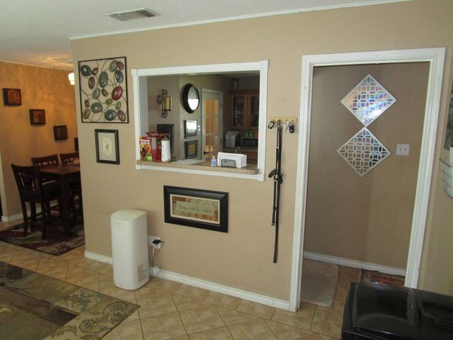 5204 Curzon Avenue, Fort Worth, TX 76107