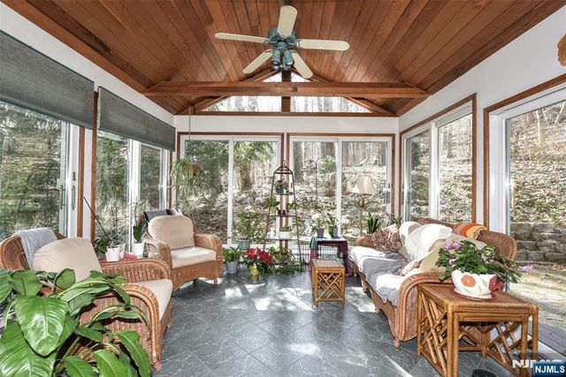 60 Highland Road, Bloomingdale, NJ 07403