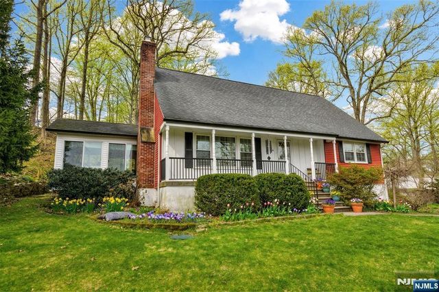 60 Highland Road, Bloomingdale, NJ 07403