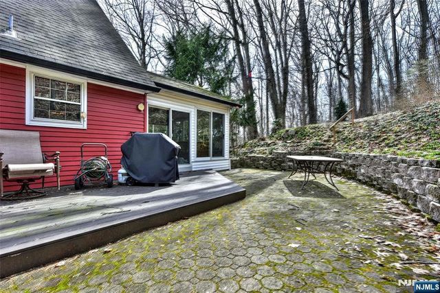 60 Highland Road, Bloomingdale, NJ 07403