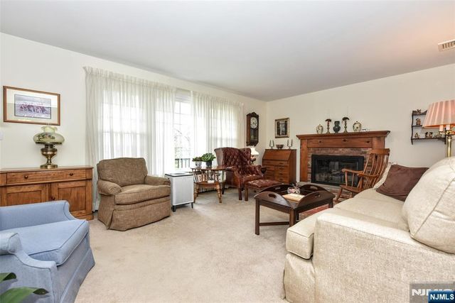 60 Highland Road, Bloomingdale, NJ 07403