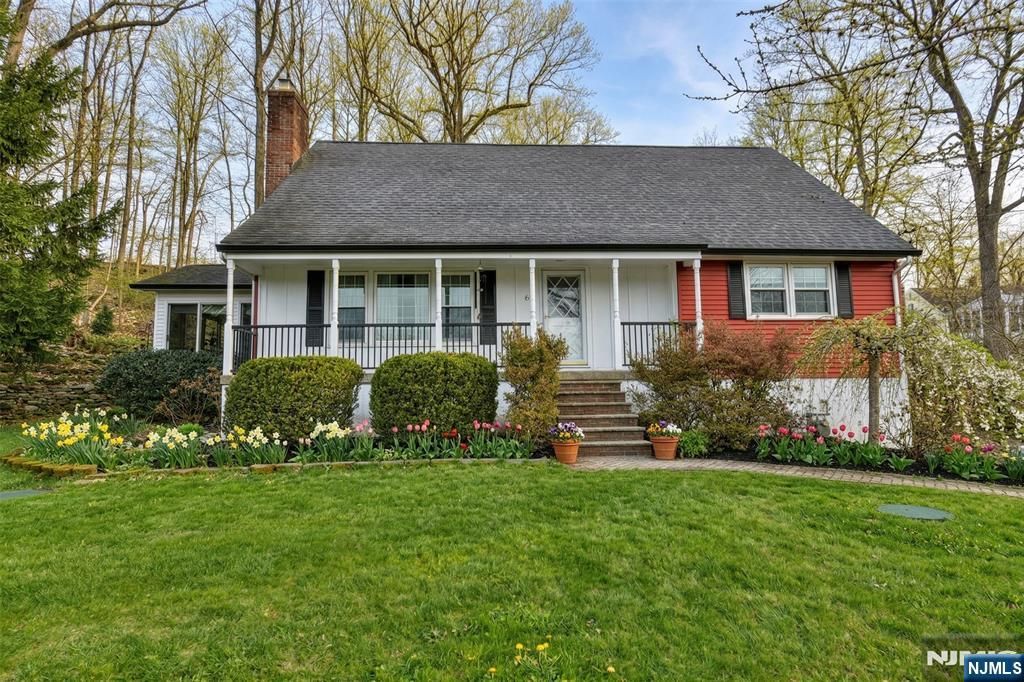 60 Highland Road, Bloomingdale, NJ 07403