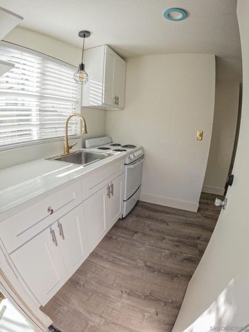 7421 La Jolla Blvd., La Jolla, CA 92037