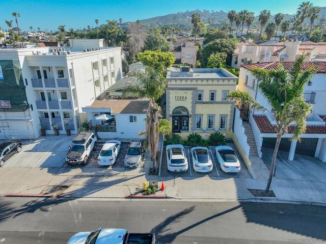 7421 La Jolla Blvd., La Jolla, CA 92037