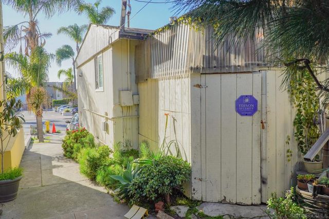 7421 La Jolla Blvd., La Jolla, CA 92037
