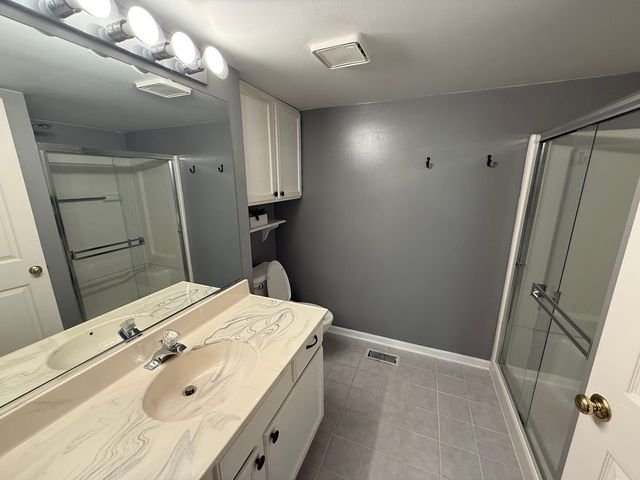 6720 E Monticello Court 14-A1, Gurnee, IL 60031