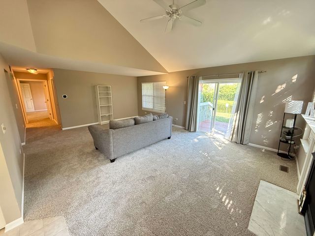 6720 E Monticello Court 14-A1, Gurnee, IL 60031