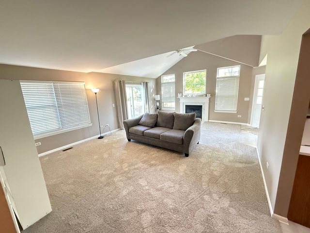 6720 E Monticello Court 14-A1, Gurnee, IL 60031