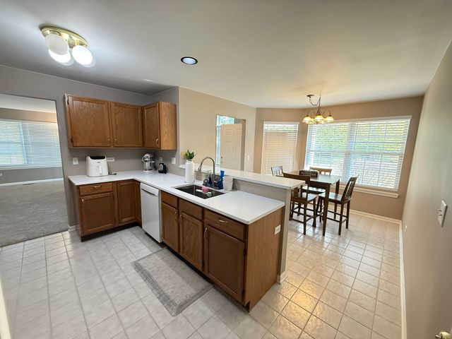 6720 E Monticello Court 14-A1, Gurnee, IL 60031