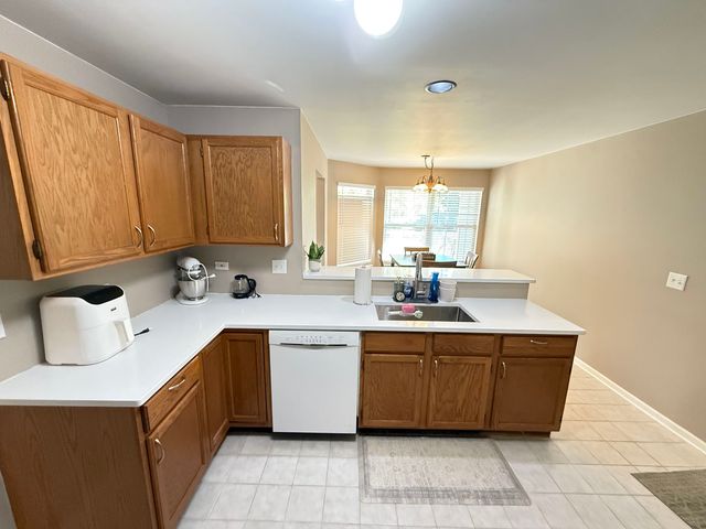 6720 E Monticello Court 14-A1, Gurnee, IL 60031