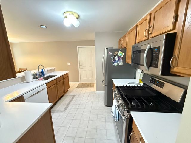 6720 E Monticello Court 14-A1, Gurnee, IL 60031