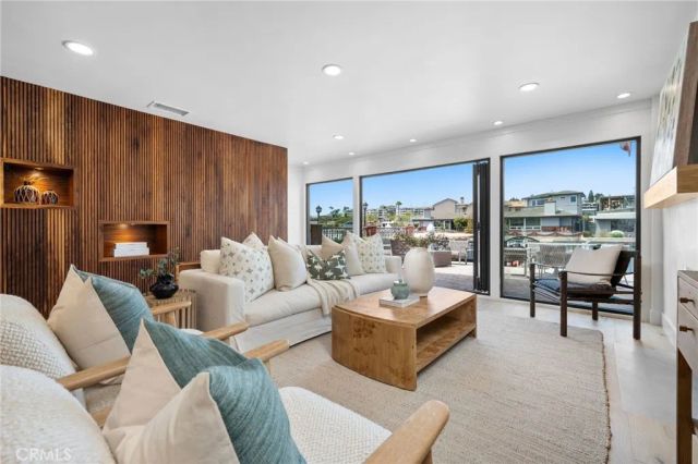 3810 Channel Place, Newport Beach, CA 92663