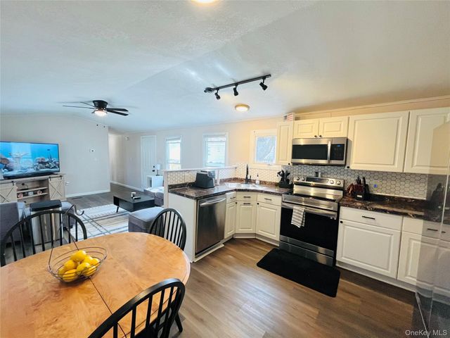 723 Beekman Road 42, Hopewell Junction, NY 12533