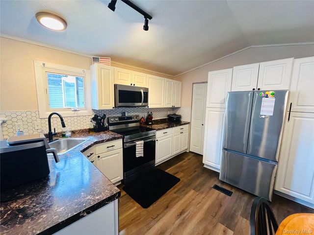 723 Beekman Road 42, Hopewell Junction, NY 12533