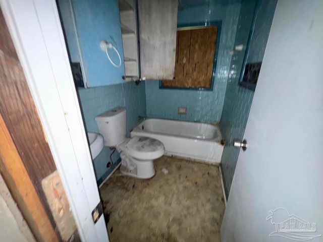 1821 Atlanta Ave, Pensacola, FL 32507