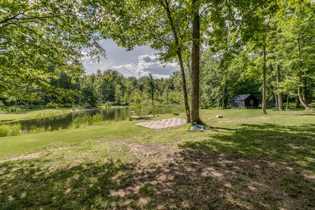 10660 D Drive S, Ceresco, MI 49033