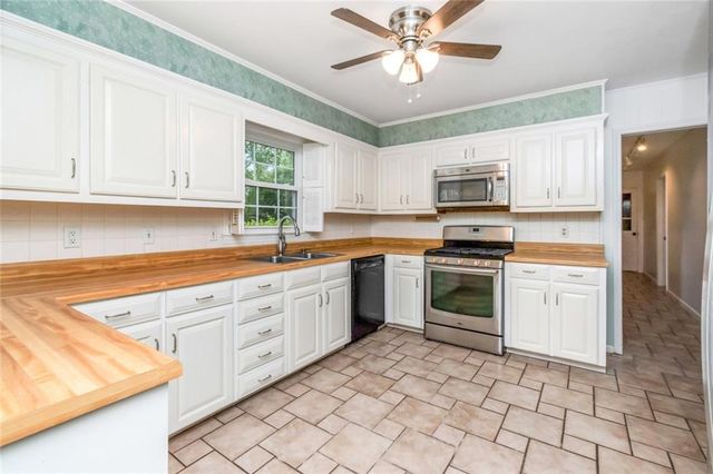 745 Westmoreland Drive E, Mobile, AL 36609