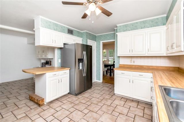 745 Westmoreland Drive E, Mobile, AL 36609