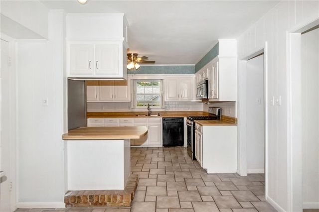 745 Westmoreland Drive E, Mobile, AL 36609