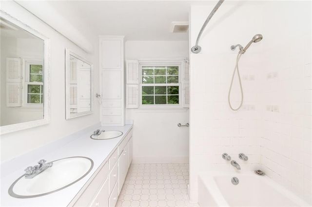 745 Westmoreland Drive E, Mobile, AL 36609