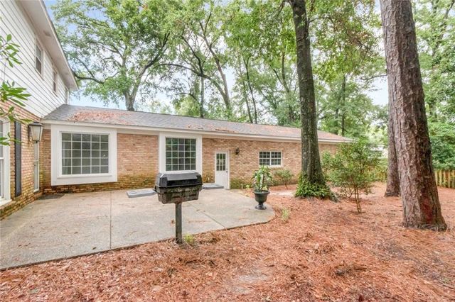 745 Westmoreland Drive E, Mobile, AL 36609