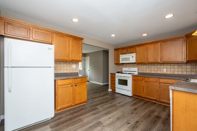 2312 Briar Lane, Lindenhurst, IL 60046