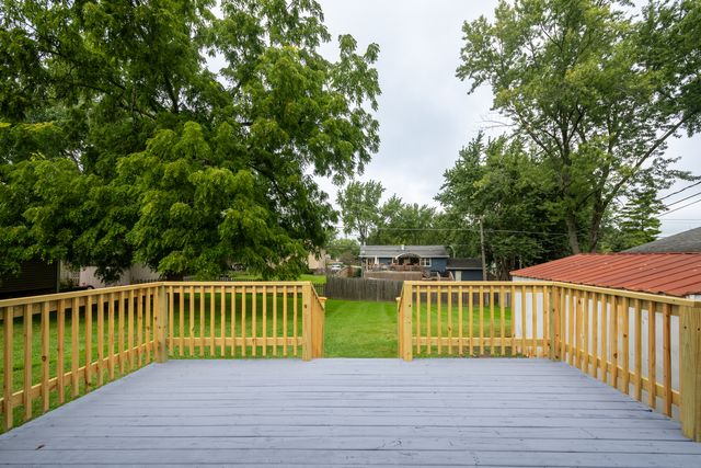 2312 Briar Lane, Lindenhurst, IL 60046