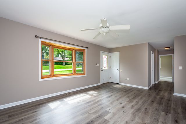 2312 Briar Lane, Lindenhurst, IL 60046