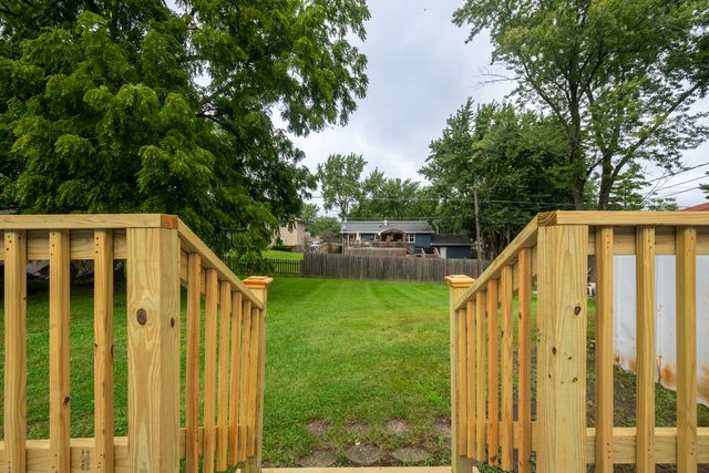 2312 Briar Lane, Lindenhurst, IL 60046