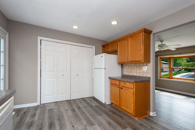2312 Briar Lane, Lindenhurst, IL 60046